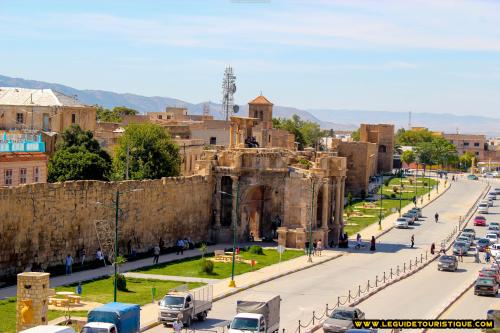 Muraille byzantine et arc de Caracalla de Thevest (Tébessa)